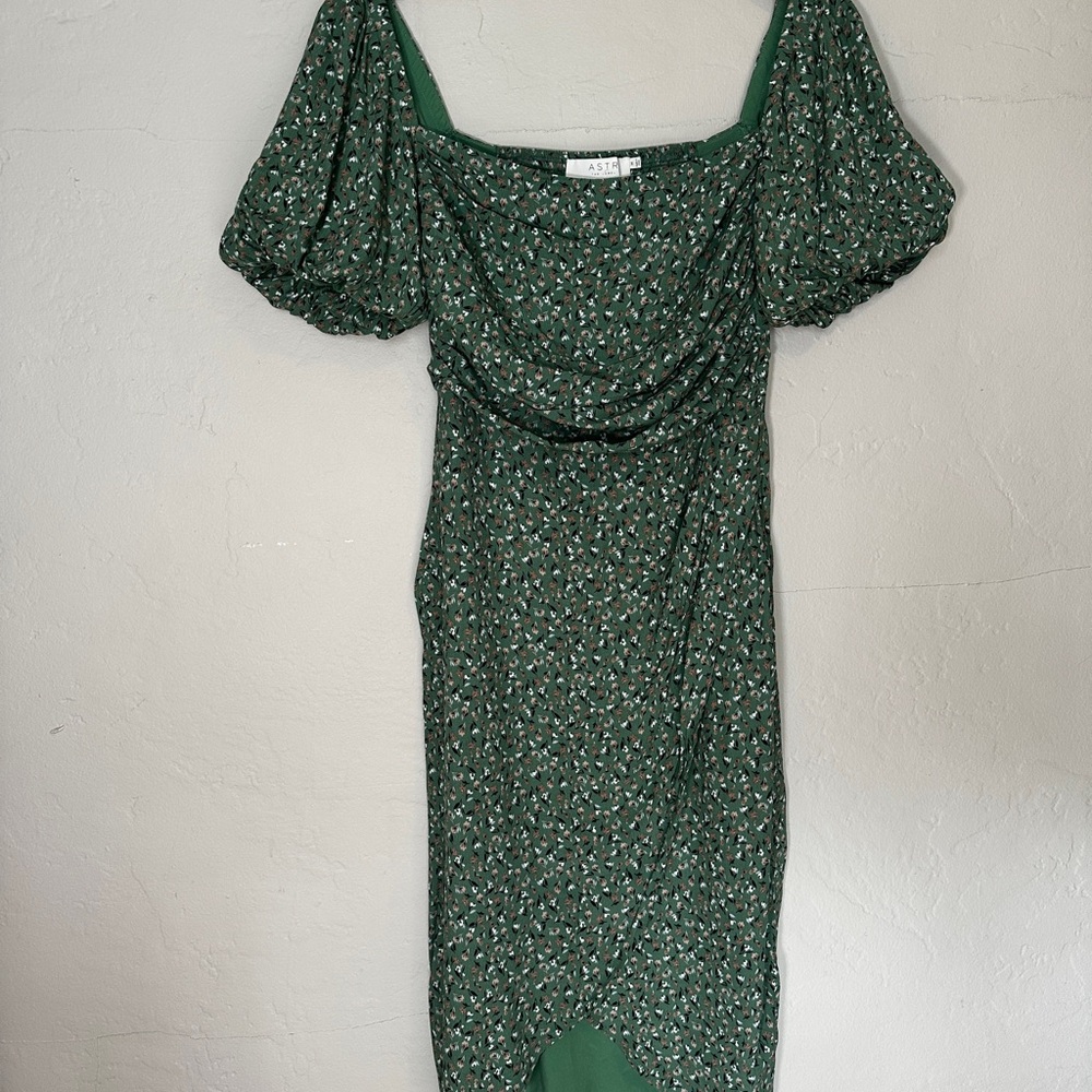 ASTR Green Floral Midi Dress